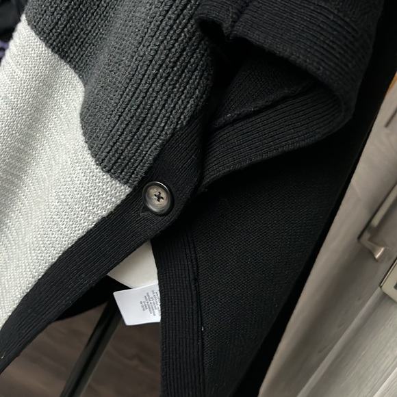 3 for $20 💜 REITMANS Poncho Sweater - Picture 4 of 6